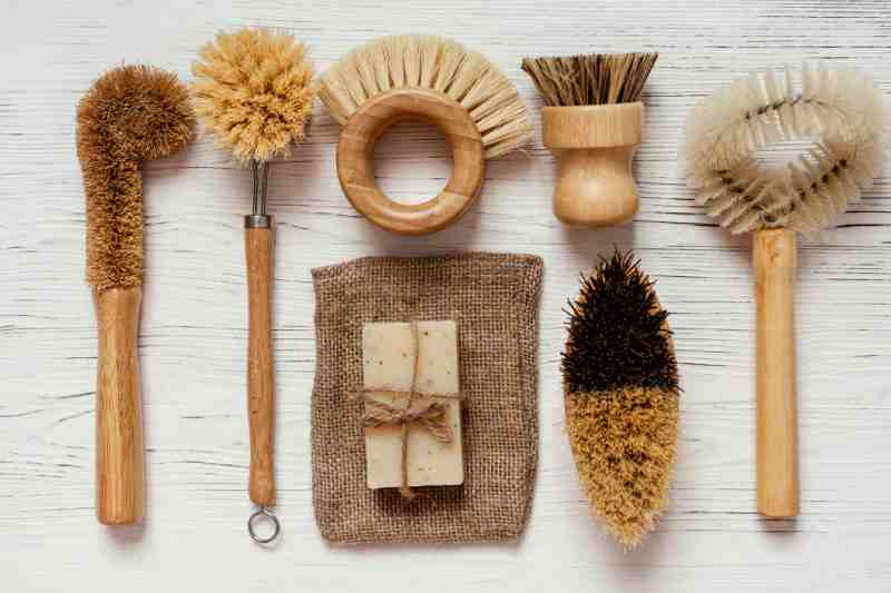 Your Guide to Choosing Eco-Friendly Cleaning & Products for a Healthier Home